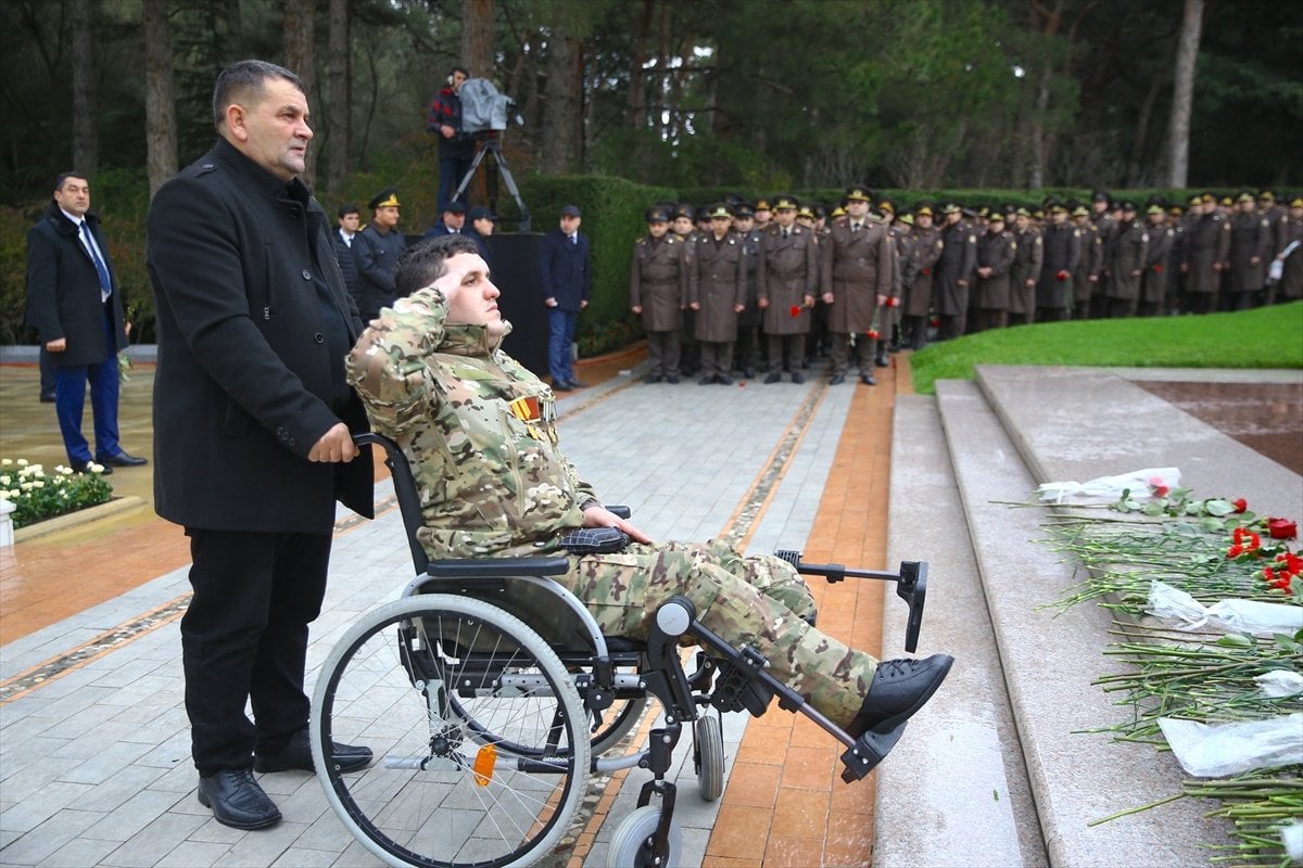 Haydar Aliyev, kabri başında anıldı