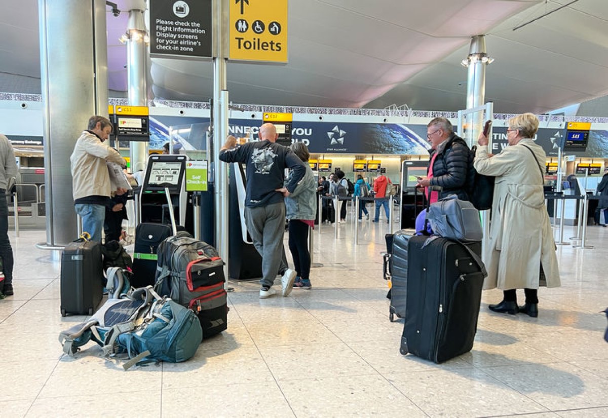 İngiltere'de grev çağrısı iş kollarına yayılıyor