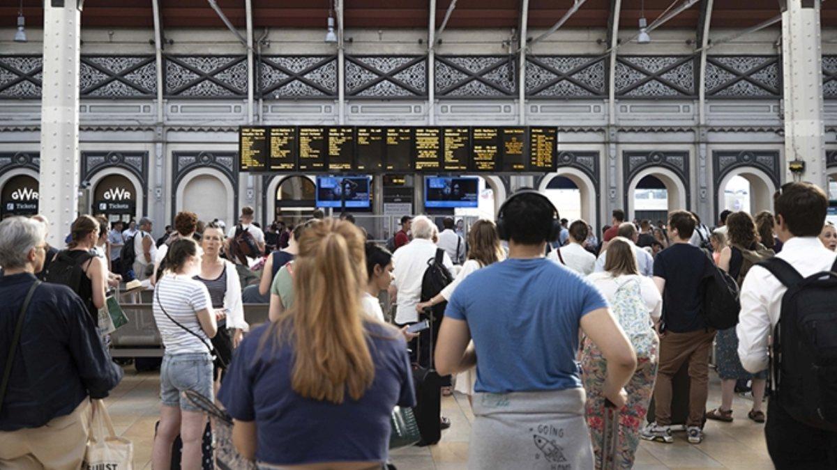 İngiltere&#039;de greve gidenlerin yerine askeri personel gelebilir