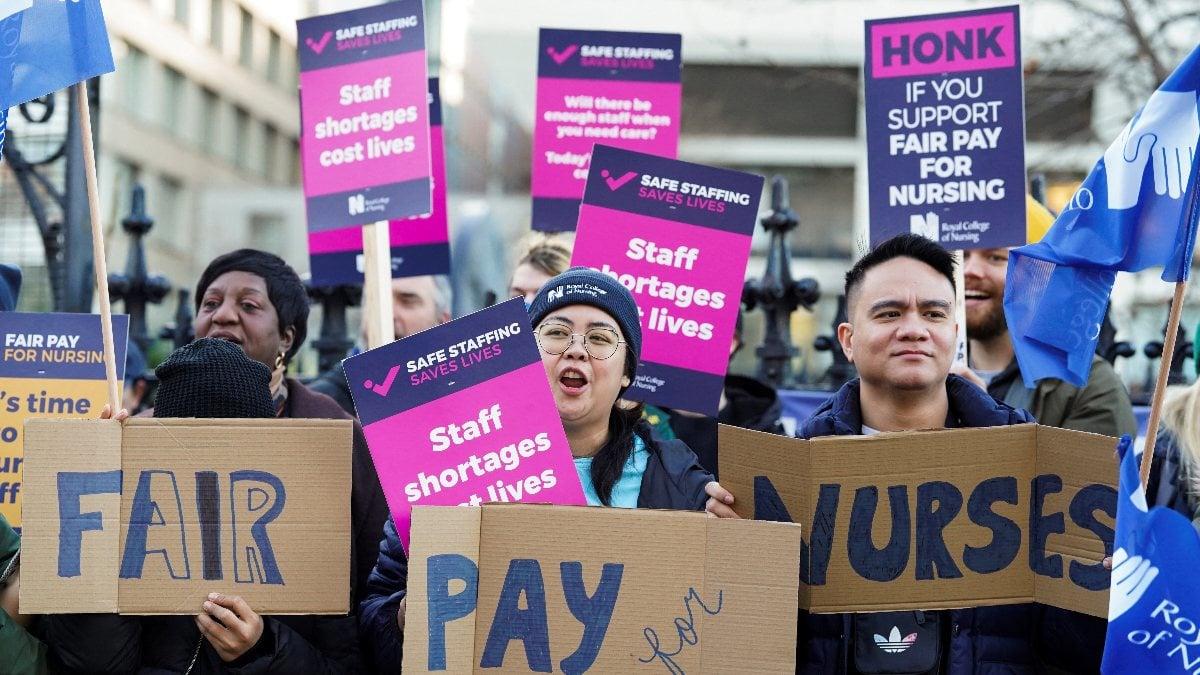 İngiltere’de hemşireler ikinci kez grevde