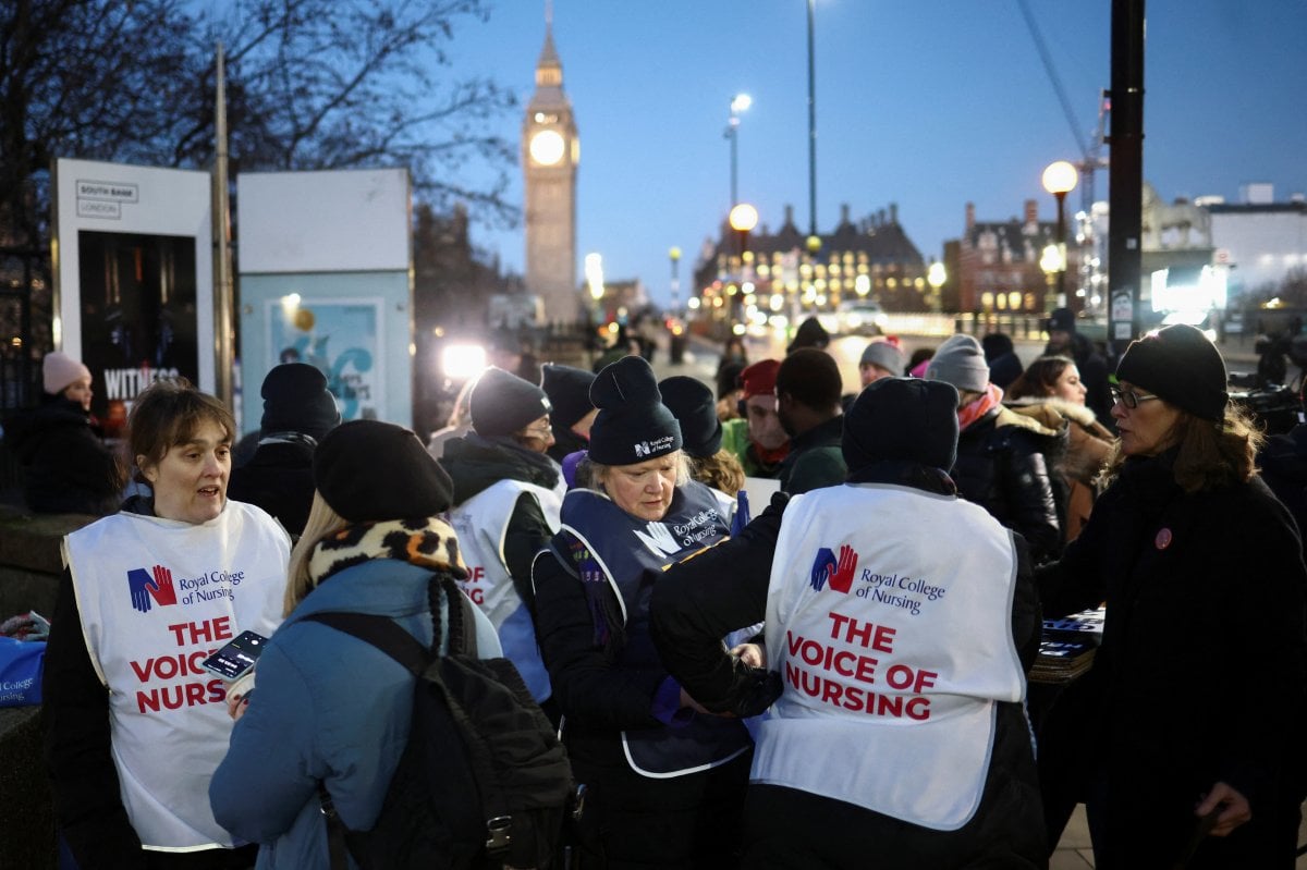 İngiltere'de hemşireler iş bıraktı