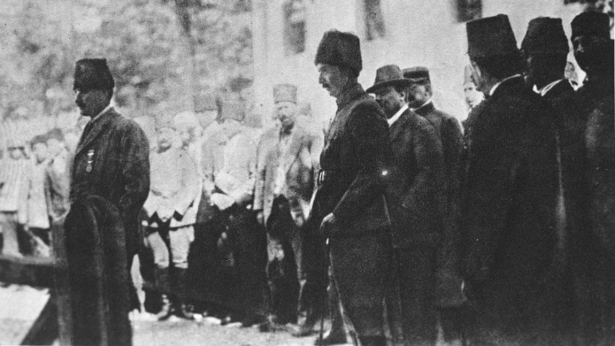 İsmet İnönü 49 yıl önce bugün yaşamını yitirdi