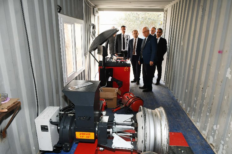 İzmir Karabağlar'ın temizliğine 'modern' yatırım