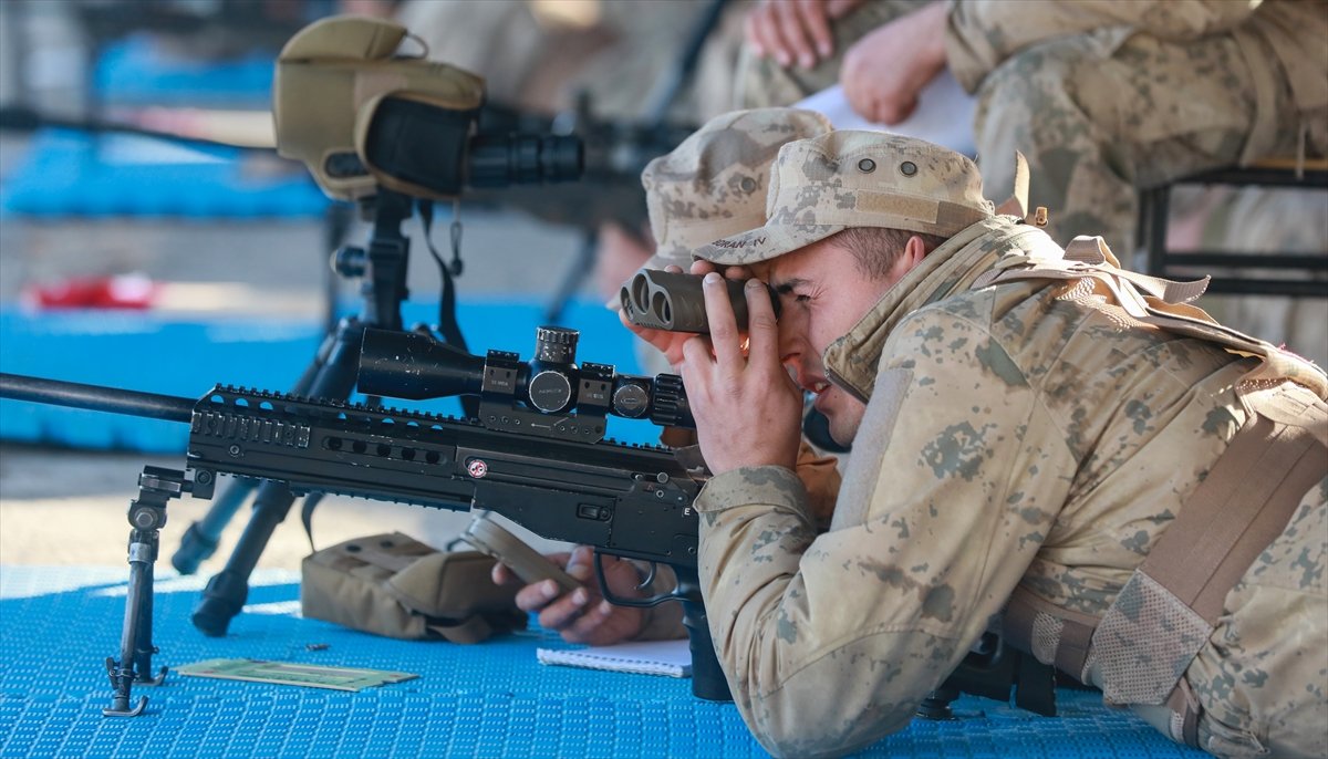 İzmir'de keskin nişancılar, yerli ve milli mühimmatlarla atış yaptı