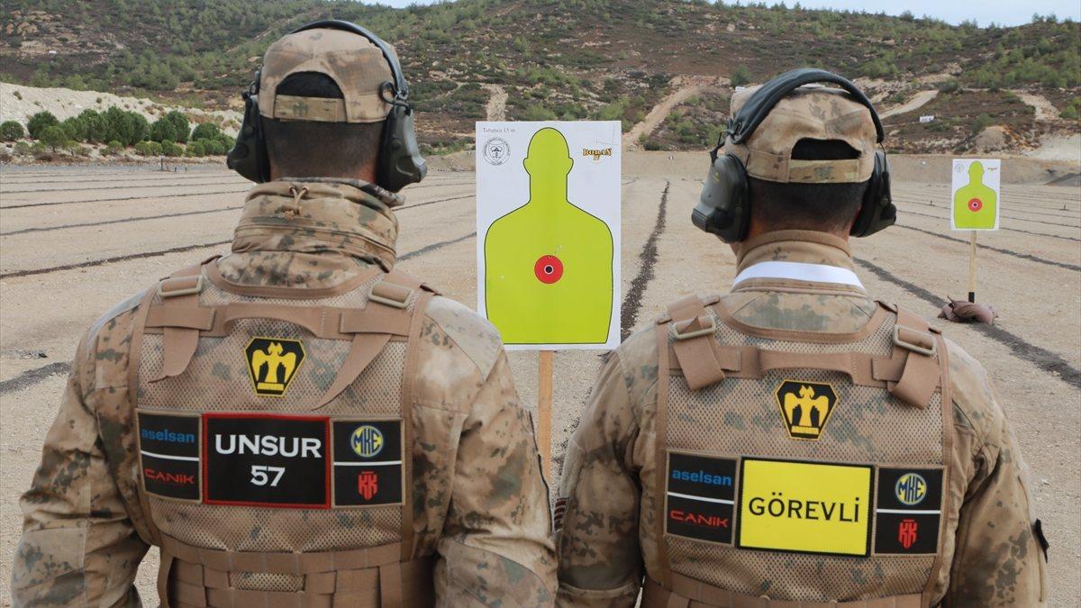 İzmir&#039;de keskin nişancılar, yerli ve milli mühimmatlarla atış yaptı