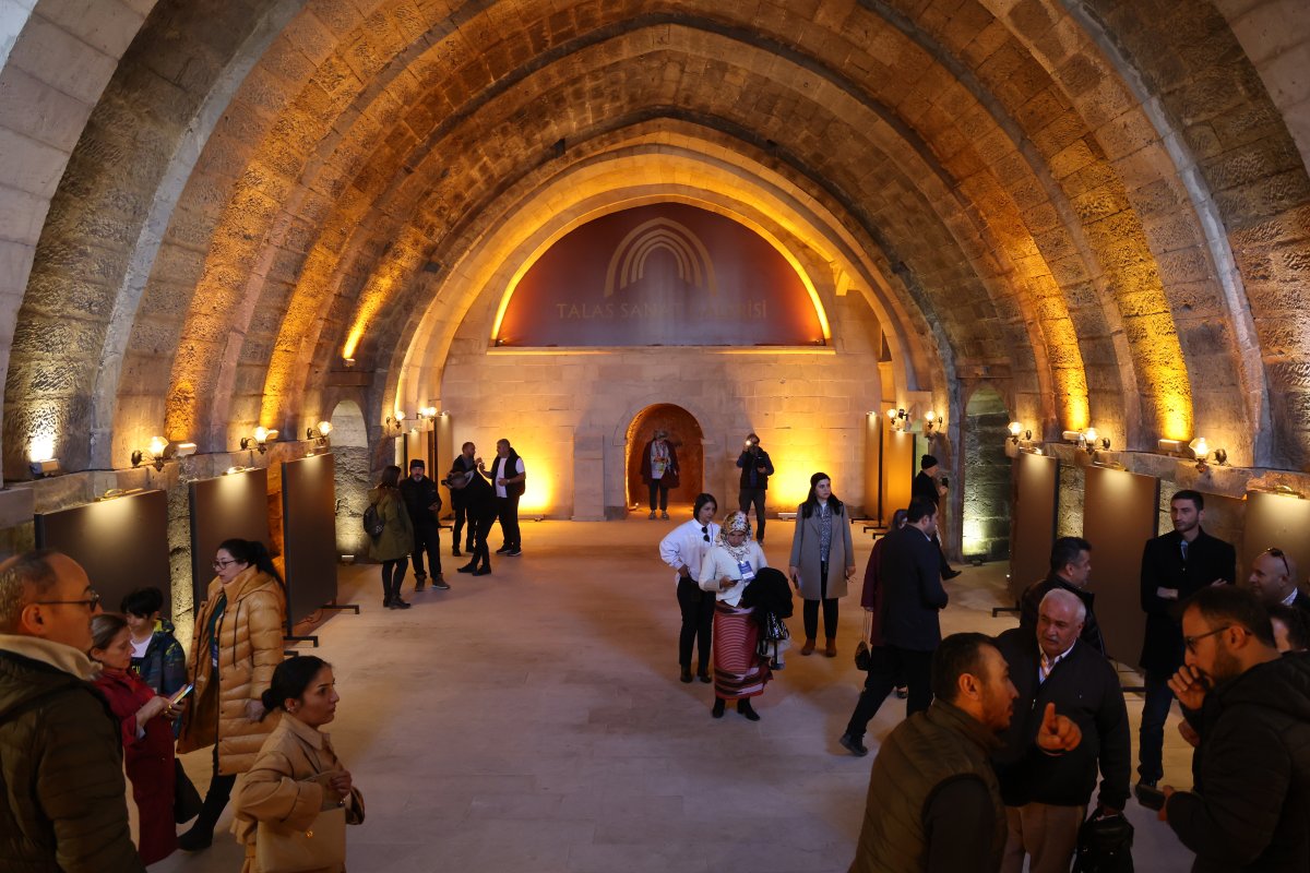 Kayseri'de gazetecilerle öğrencileri buluşturan program