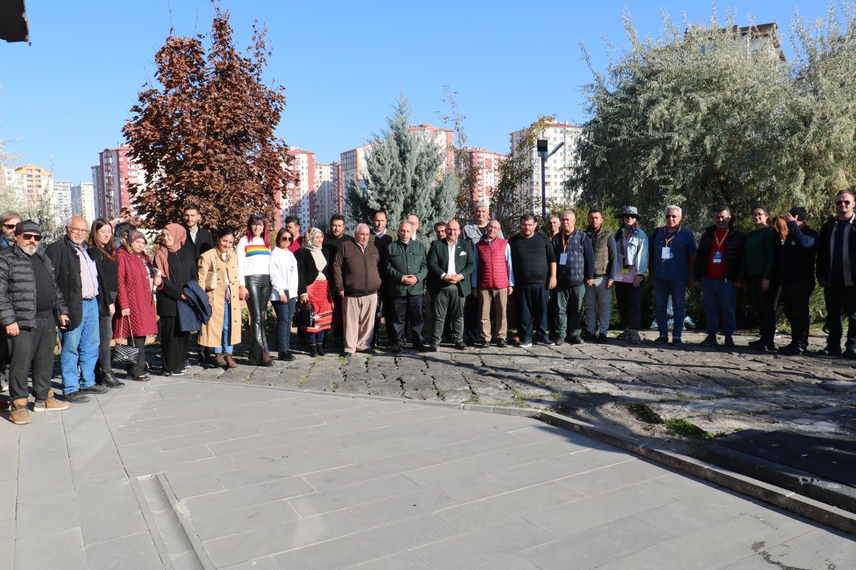 Kayseri'de gazetecilerle öğrencileri buluşturan program