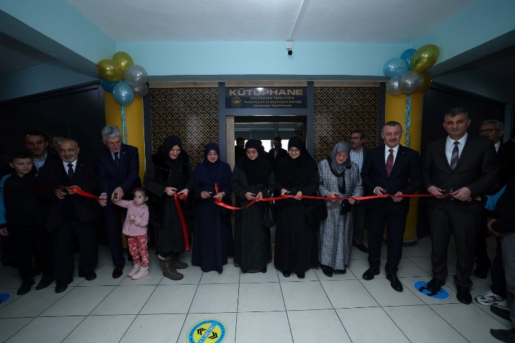 Kocaeli Eyüp Sultan İmam Hatip Ortaokulu'na iki ayrı hizmet