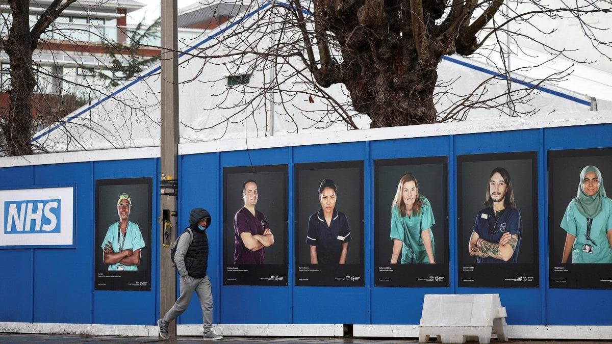 Kuzey İrlanda'da sağlık çalışanları greve gitti