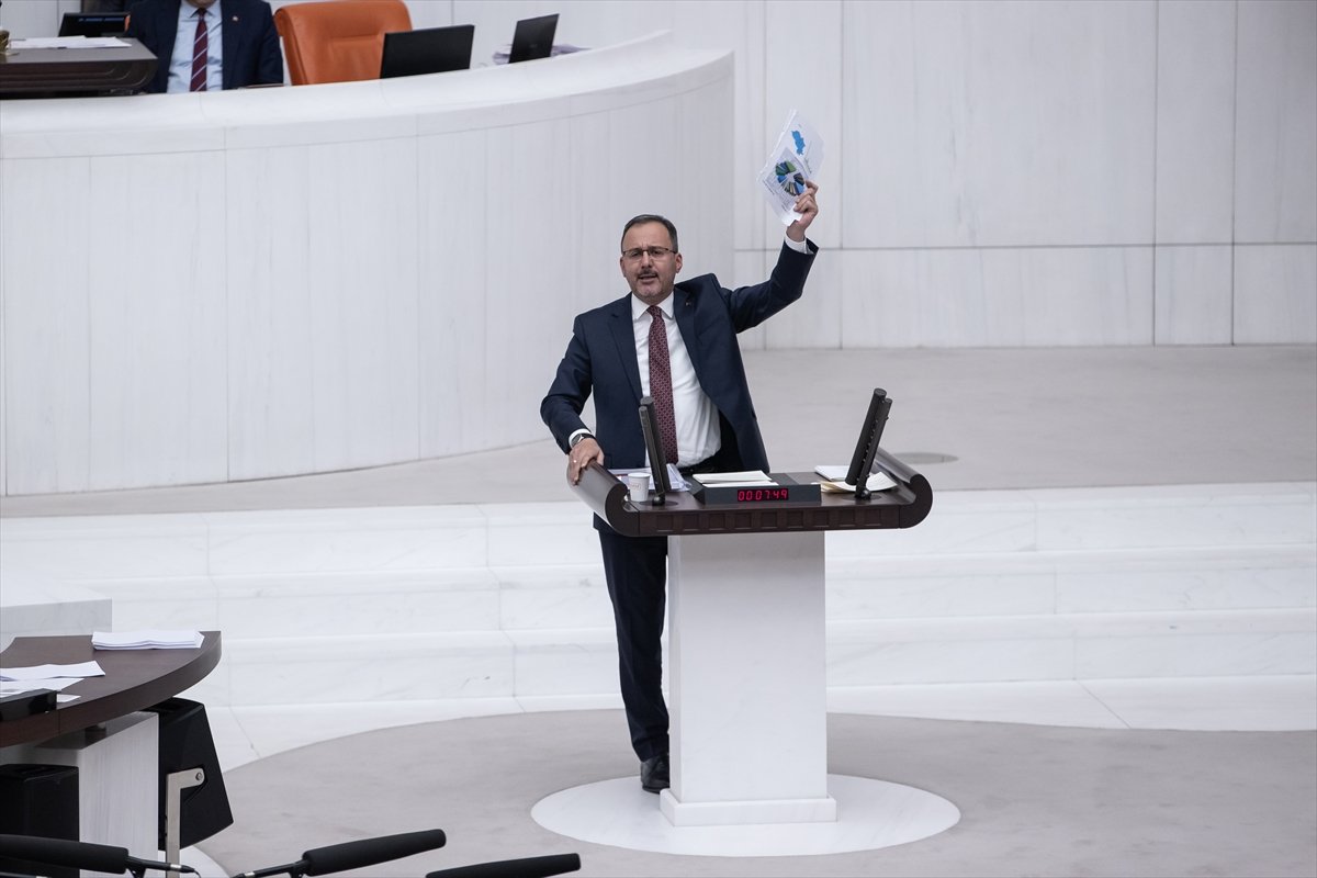 Mehmet Kasapoğlu'ndan öğrencilere KYK burs ve kredi müjdesi