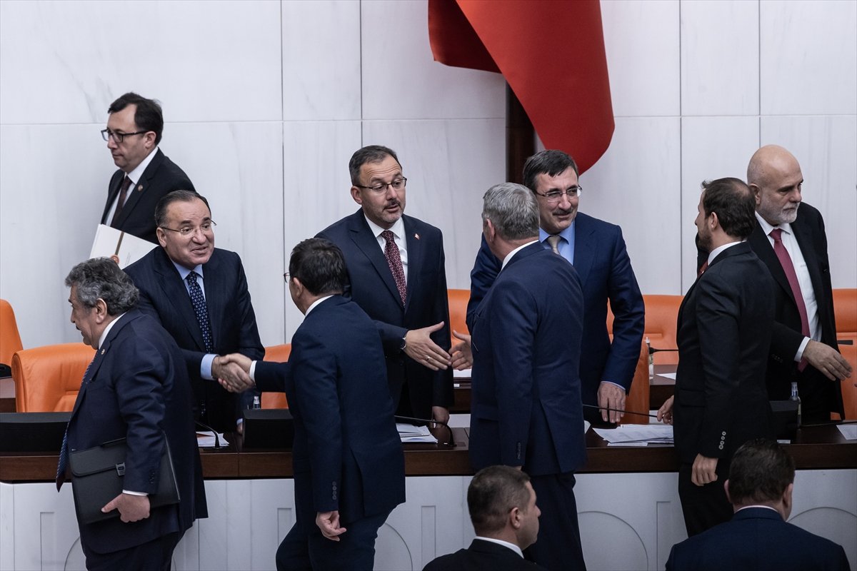 Mehmet Kasapoğlu'ndan öğrencilere KYK burs ve kredi müjdesi