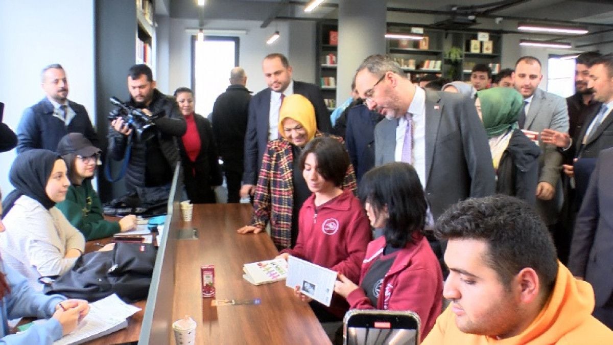 Mehmet Muharrem Kasapoğlu: Gençlerimiz her şeyin en iyisine layıktır