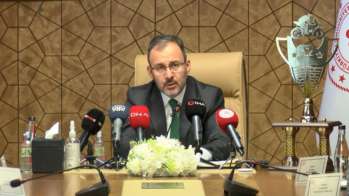 Gençlik ve Spor Bakanı Kasapoğlu, milli motosikletçileri kabul etti