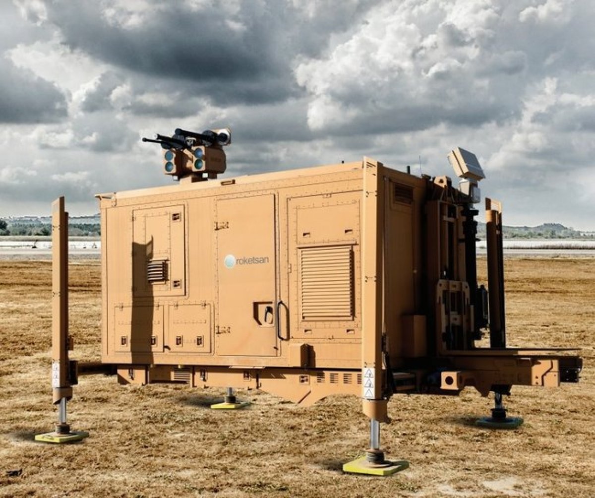 Milli lazer silahı ALKA hedefi tam isabetle vurdu