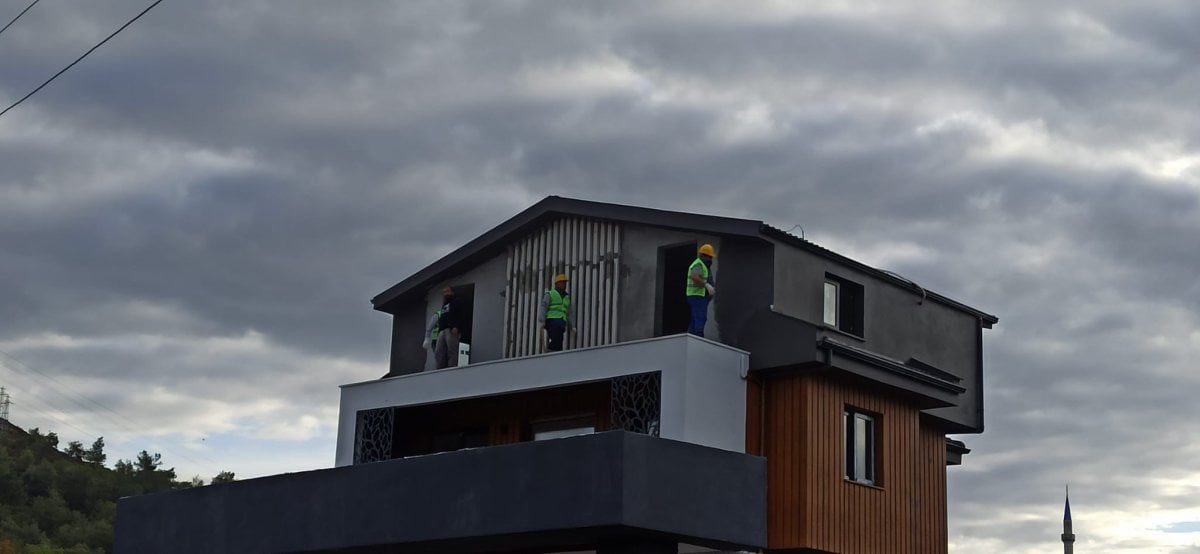 Muğla'da kaçak yapılar yıkılıyor