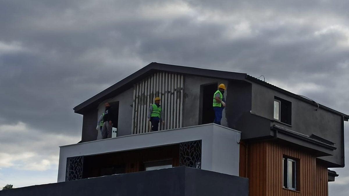 Muğla'da kaçak yapılar yıkılıyor