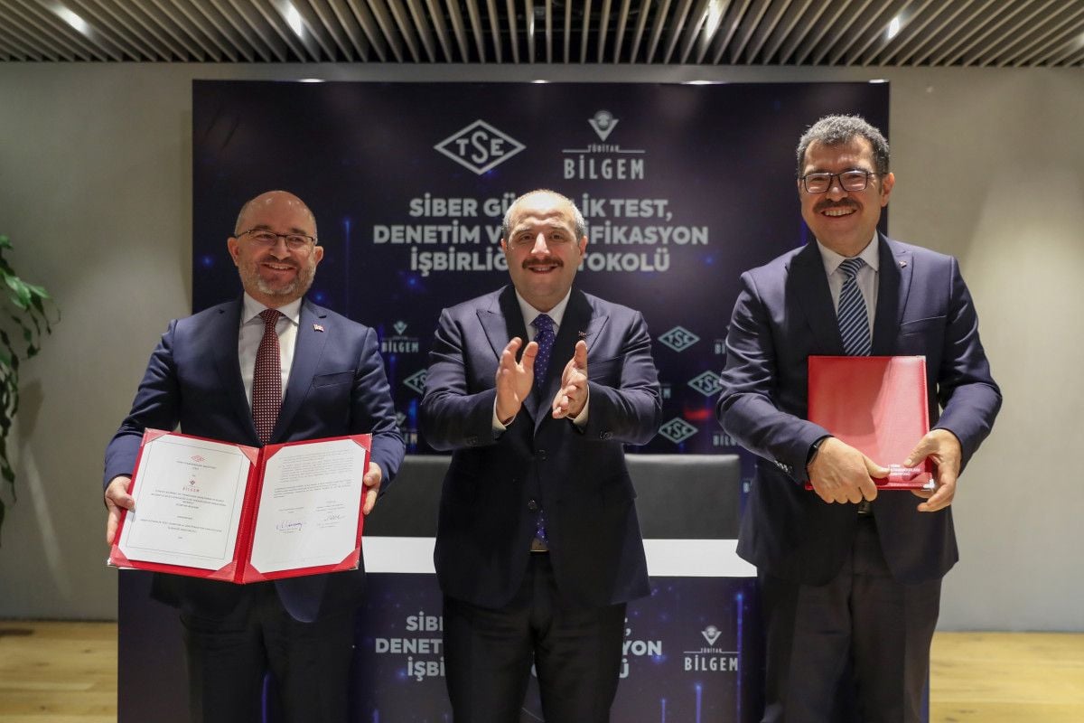 Mustafa Varank: Güvenli akıllı cihaz kullanımının önünü açıyoruz