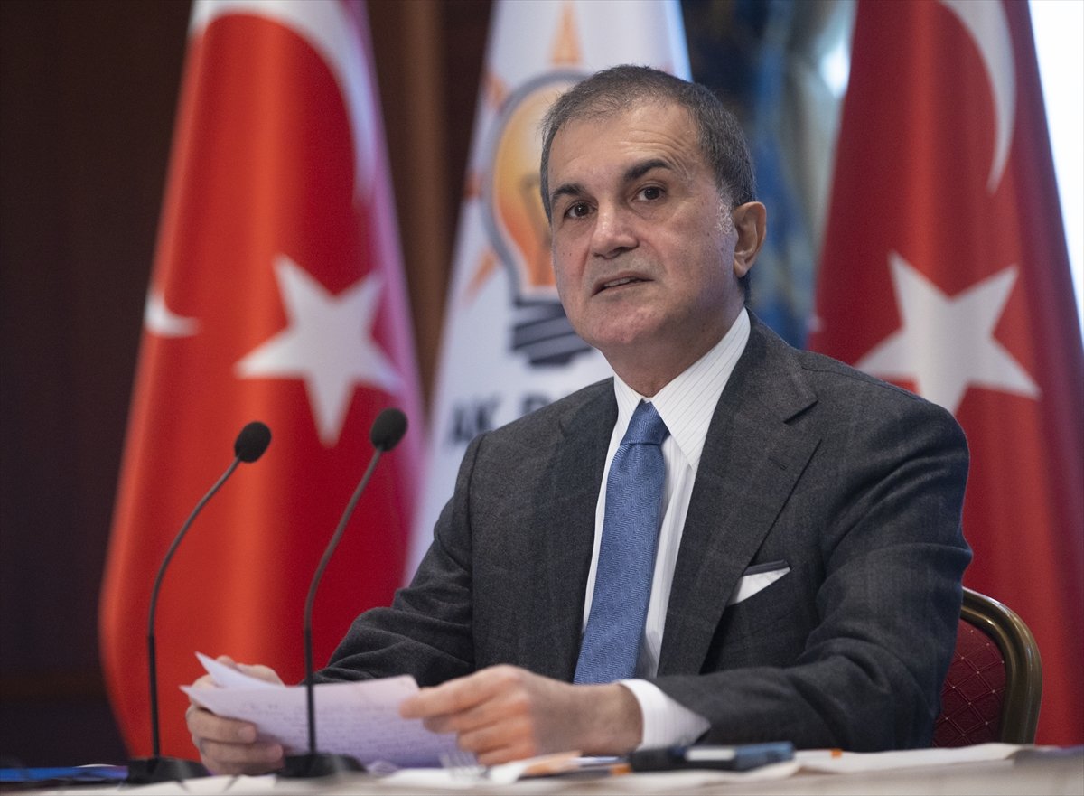 Ömer Çelik: Tanklar kime yol veriyorsa diktatör odur