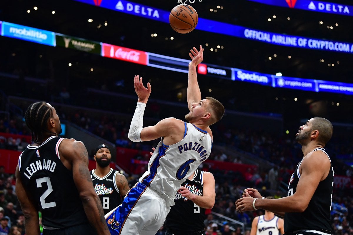 Phoneix Suns, Devin Booker'ın 58 sayı ile oynadığı maçı kazandı