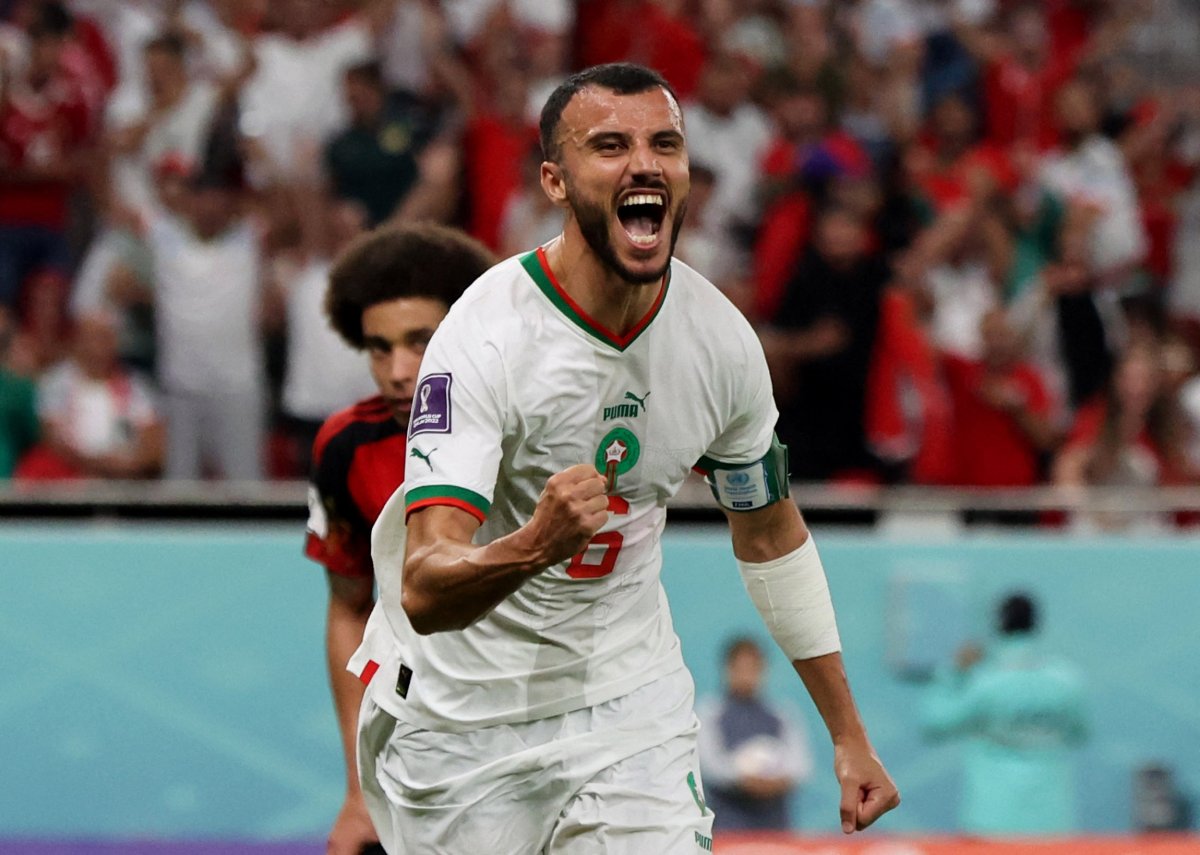 Romain Saiss, iyi performansıyla öne çıkıyor