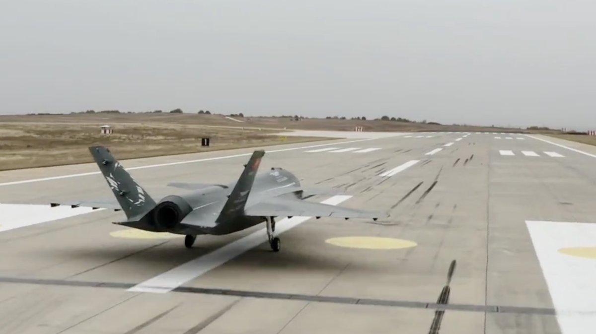 Selçuk Bayraktar'dan 'Kızılelma' paylaşımı: Zor tutuyoruz