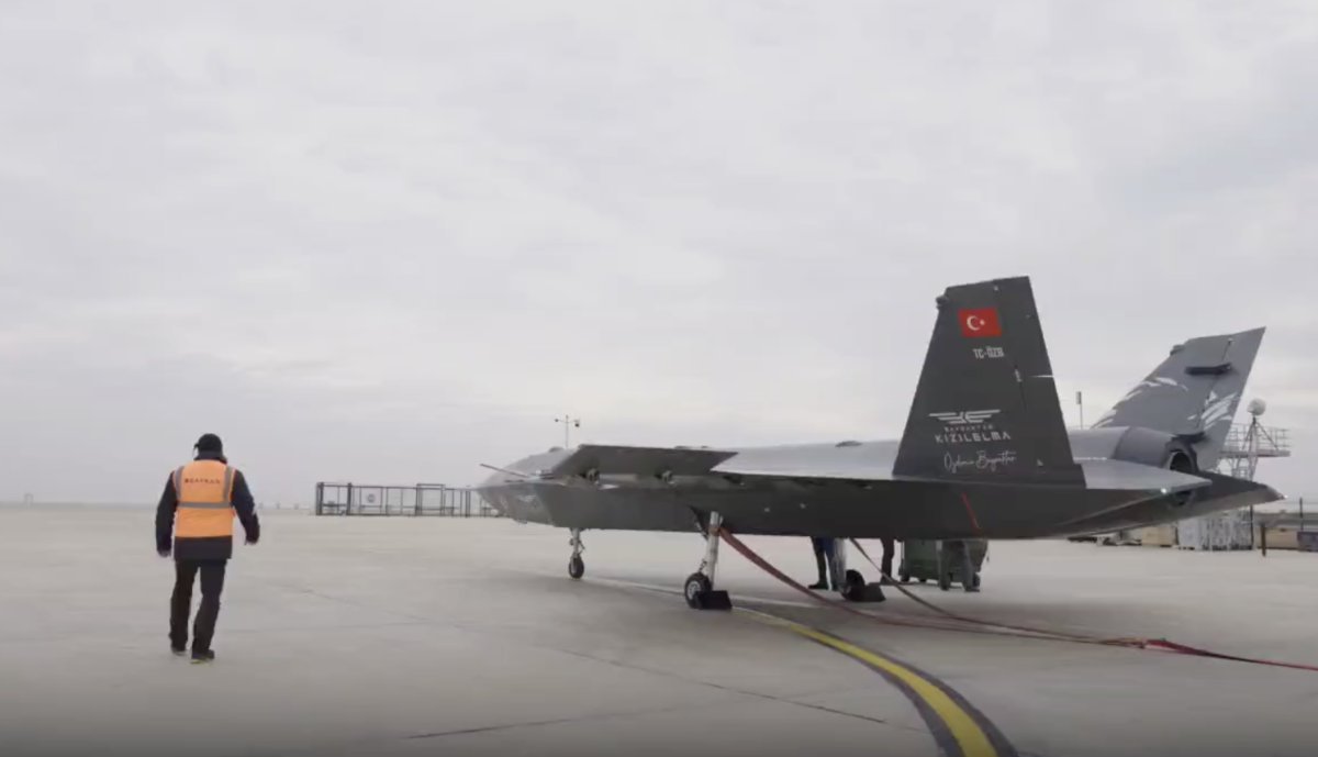 Selçuk Bayraktar'dan 'Kızılelma' paylaşımı: Zor tutuyoruz