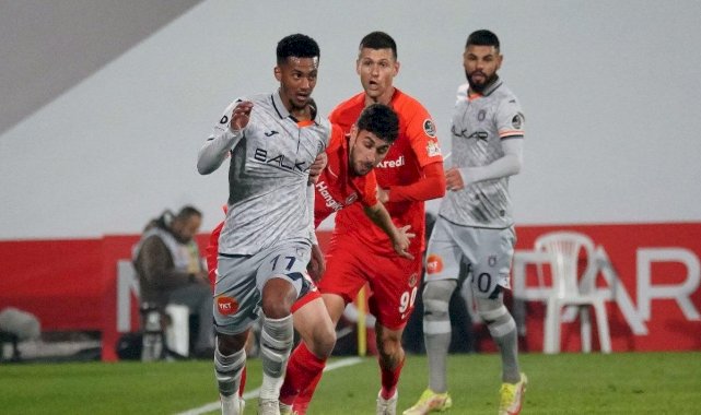 Başakşehir, Ümraniyespor'u deplasmanda 3-1 yendi