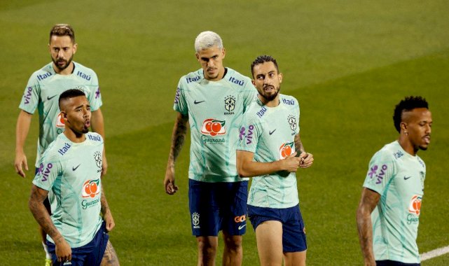 Brezilya'ya Alex Telles ve Gabriel Jesus'tan kötü haber