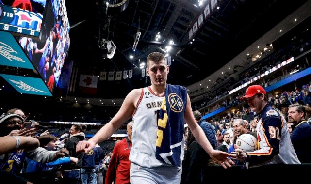 Denver Nuggets, Nikola Jokic'in tarihi performansıyla kazandı