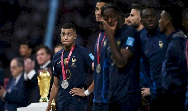 Fransa'nın kadrosunda sadece 2 Fransız yer aldı