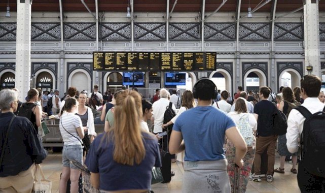 İngiltere'de greve gidenlerin yerine askeri personel gelebilir