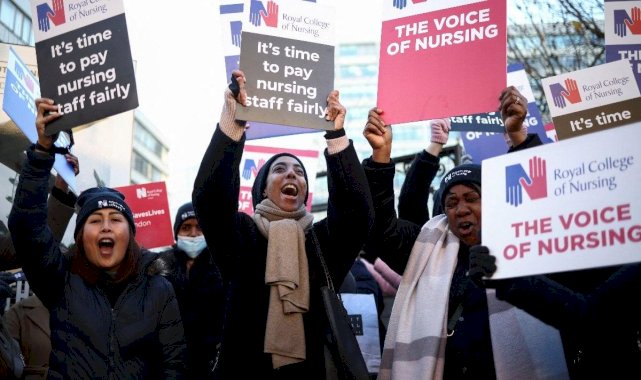 İngiltere'de hemşireler iş bıraktı