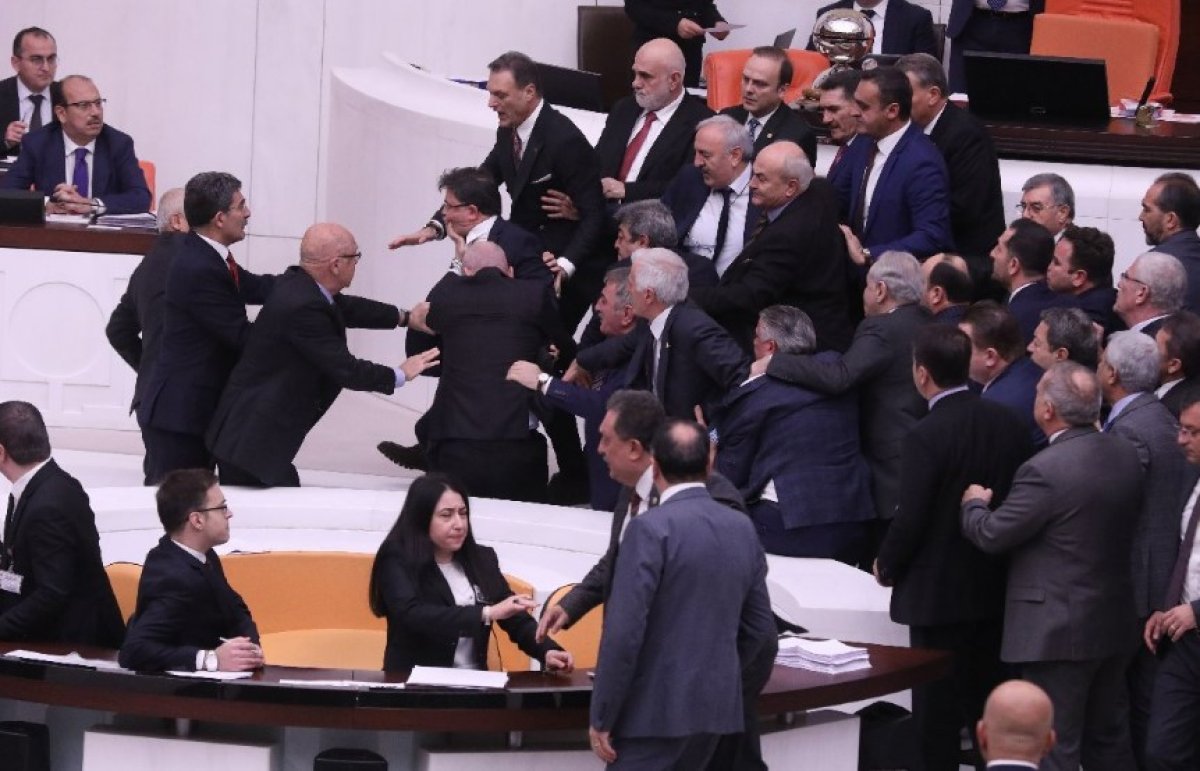 TBMM'de Hüseyin Örs'ü yaralayan Zafer Işık'a iki birleşime katılmama cezası