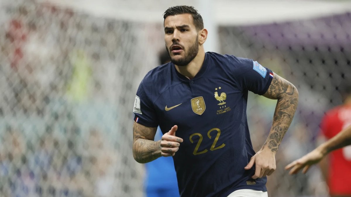 Theo Hernandez: Messi'den korkmuyoruz