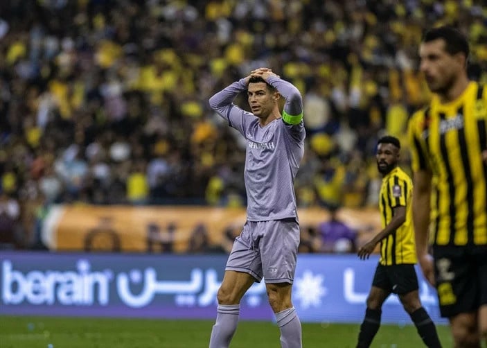 Al Nassr'dan Ronaldo'ya saat hediyesi