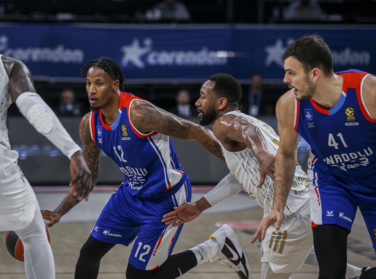 Anadolu Efes, ASVEL'i mağlup etti