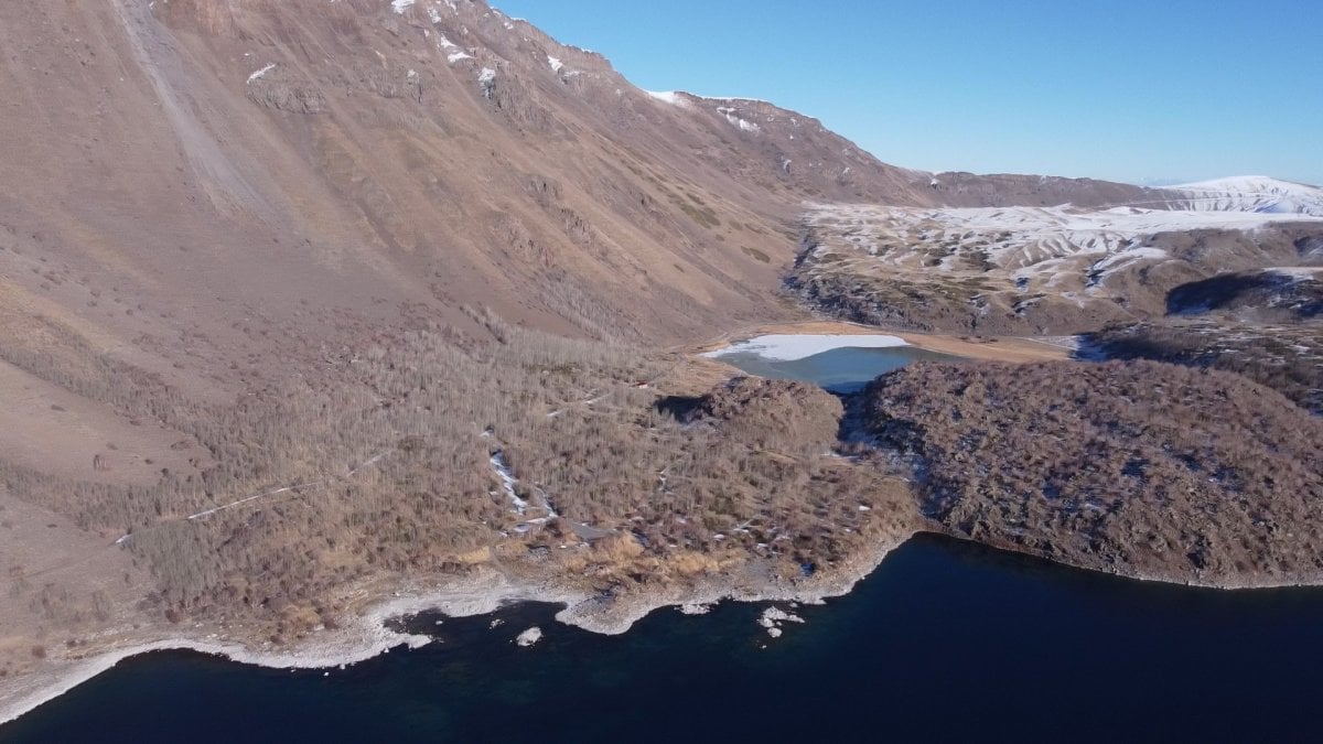 Bitlis'te 2 mevsim aynı anda yaşanıyor