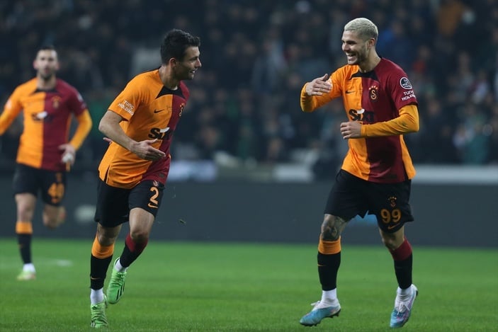 Galatasaray ve Okan Buruk'un rekor gecesi