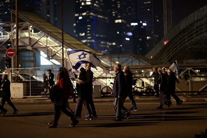 İsrail'de Netanyahu hükümetinin yargı düzenlemesi protesto edildi
