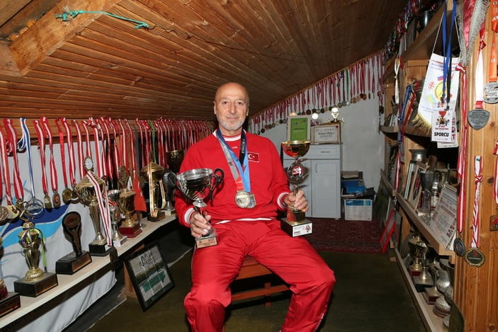 Milli atlet Ali Turan, 43 yıldır sportif başarı için koşuyor