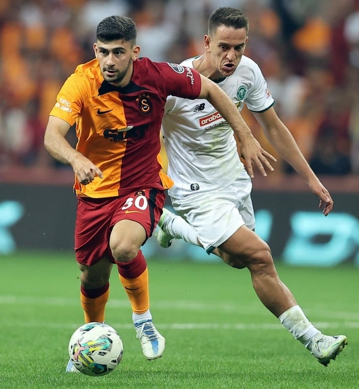 Okan Buruk, Yusuf Demir'i kiralık gitmesi için ikna etmeye çalışıyor