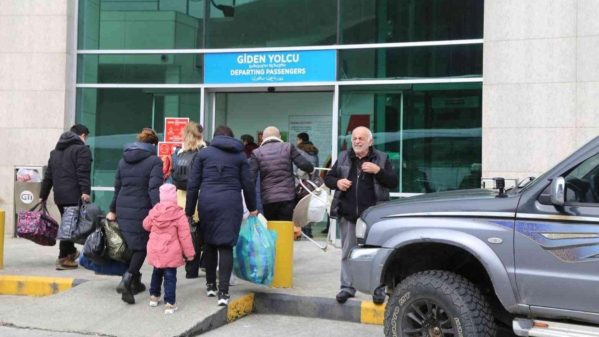 Sarp Sınır Kapısı&#039;ndan geçişler önceki yıllara göre yüzde 430 arttı