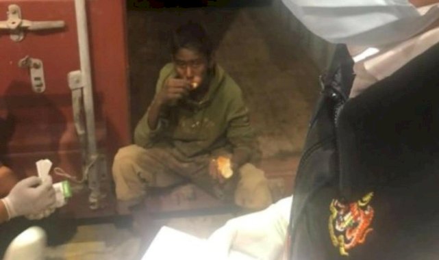 Bangladeş'ta konteynere saklanan sokak, Malezya'da kurtarıldı