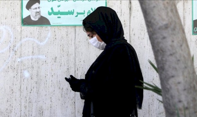 İran'da sürücülere başörtüsü mesajı uygulaması yeniden başlatıldı