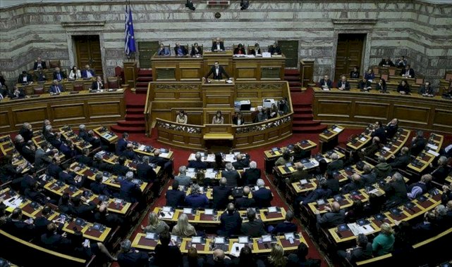 Yunanistan'da dinleme skandalı: Hükümet güven oylamasına gidiyor