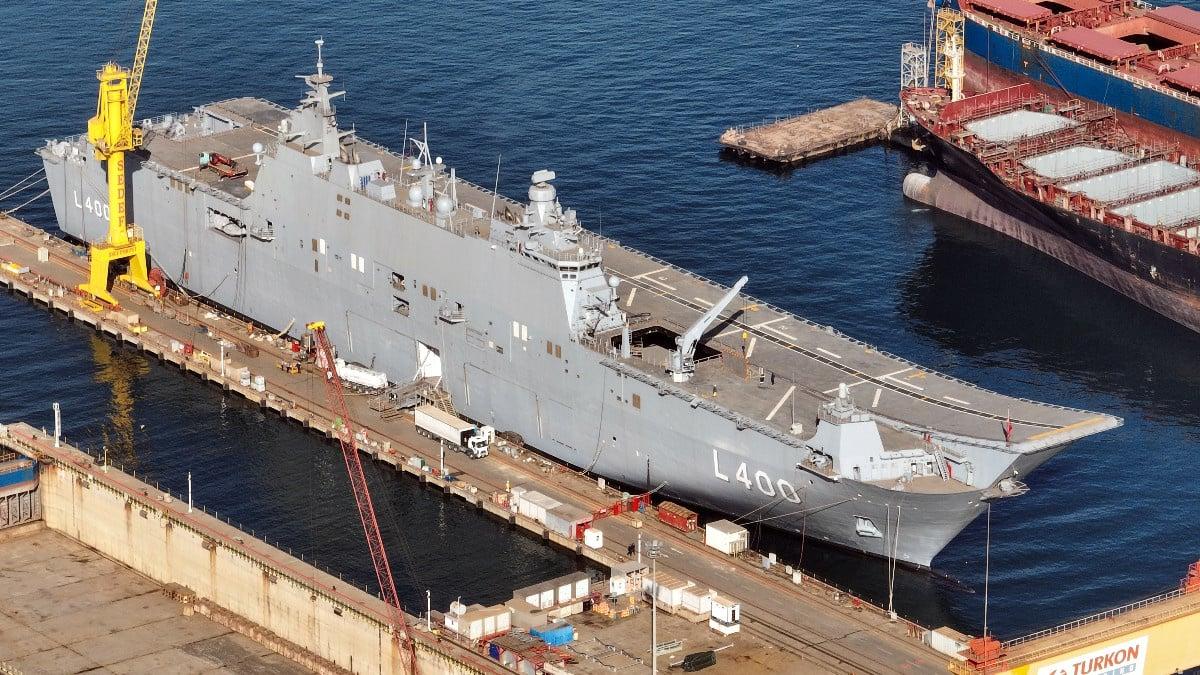 Türkiye&#039;nin ilk uçak gemisi TCG Anadolu, havadan görüntülendi