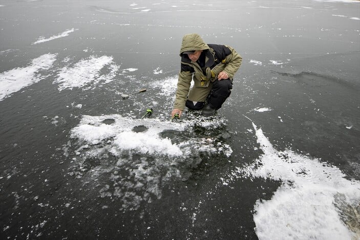 Ukraynalılar, savaşın stresini balık tutarak atmaya çalışıyor