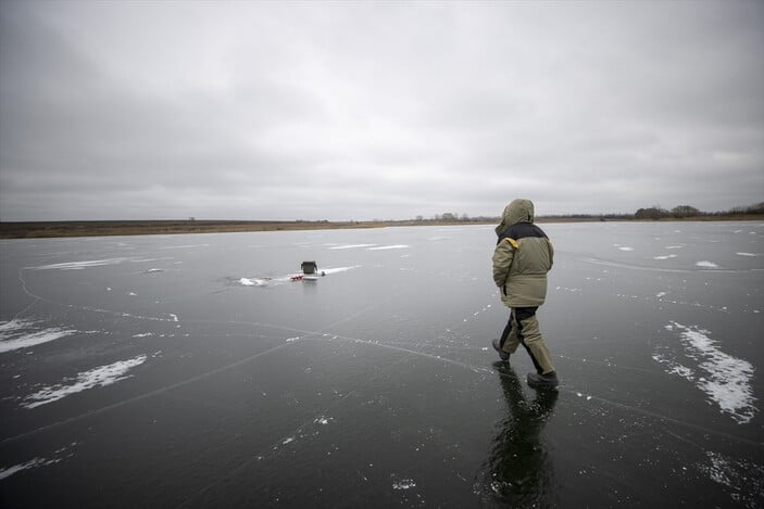 Ukraynalılar, savaşın stresini balık tutarak atmaya çalışıyor