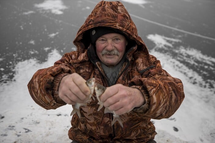 Ukraynalılar, savaşın stresini balık tutarak atmaya çalışıyor