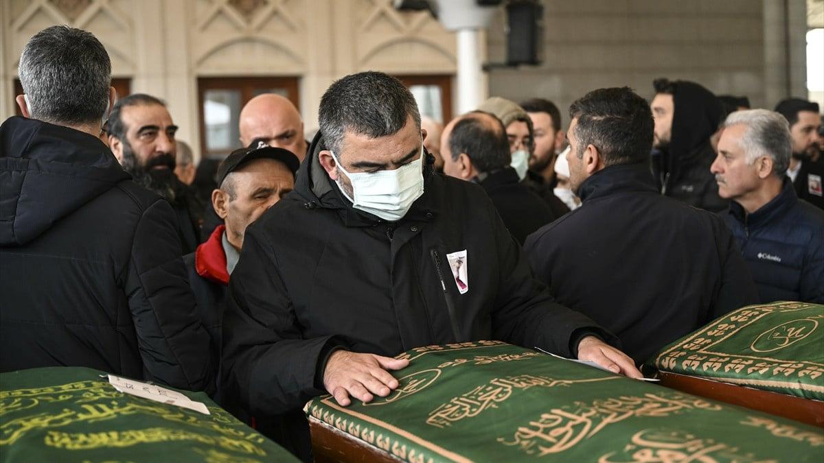 Ümit Özat'ın babası Ali Özat son yolculuğuna uğurlandı